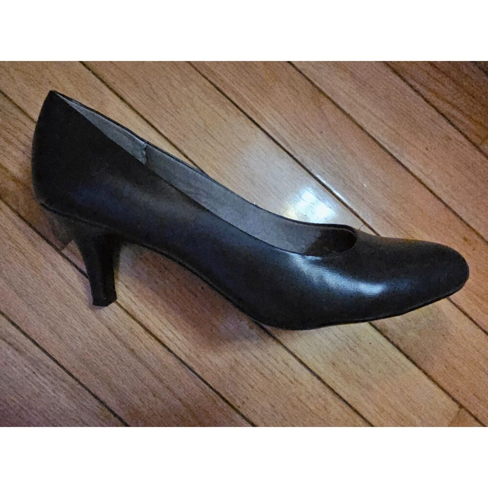 LifeStride Black Kitten Heel Pumps Size 9.5 ComfortShoes Vegan Leather Classic